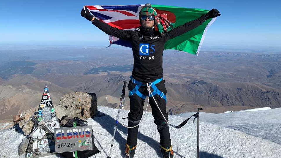 Akke Rahman has conquered Mount Elbrus in the Caucasus Mountains