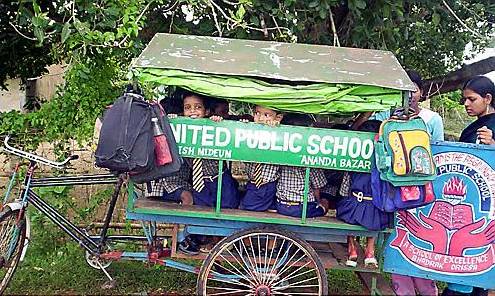 The rickshaw school bus in operation 