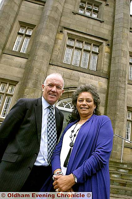 Oldham News | News Headlines | Long-serving teaching duo say