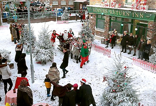 Winter wonderland . . . Christmas Day scenes on the Corrie set