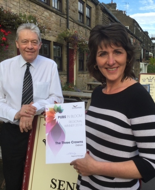 RAY and Sue Hicks from the Three Crowns, Scouthead