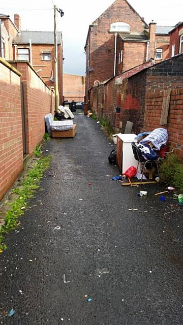 Alley off Ashton Road near Honeywell Lane 