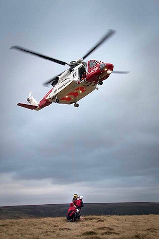 Oldham Mountain Rescue Team train with Coastguard search and rescue