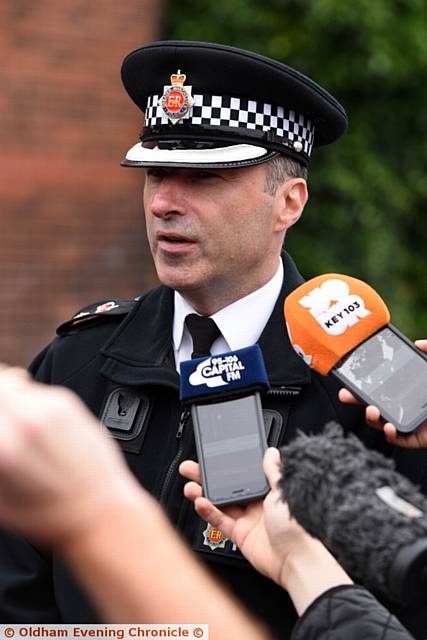 PRESS briefing . . . Chief Supt Evans