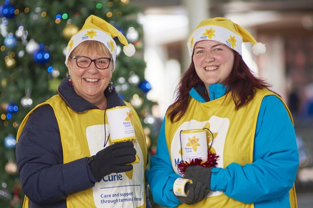 By signing up to volunteer with friends, family or colleagues for Marie Curie, you’ll be making a huge difference to people who could be spending their last Christmas together