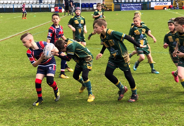 Limehurst Lions' McKenzie Degnan goes on the attack