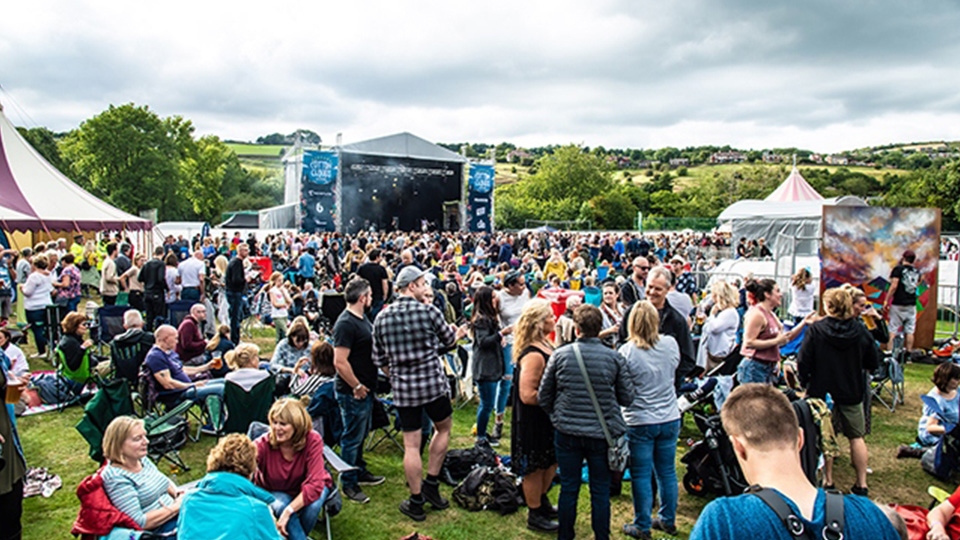 Music fans at The Cotton Clouds Festival 