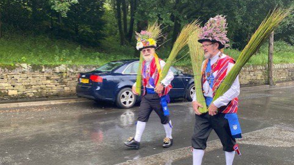 Saddleworth Morris Men