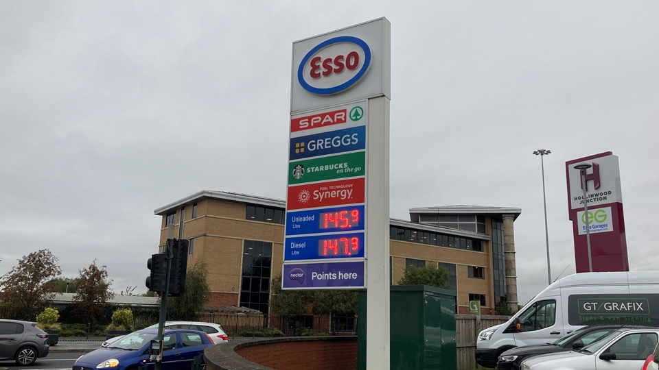 Esso in Hollinwood.  Unleaded a bit on the pricey side today