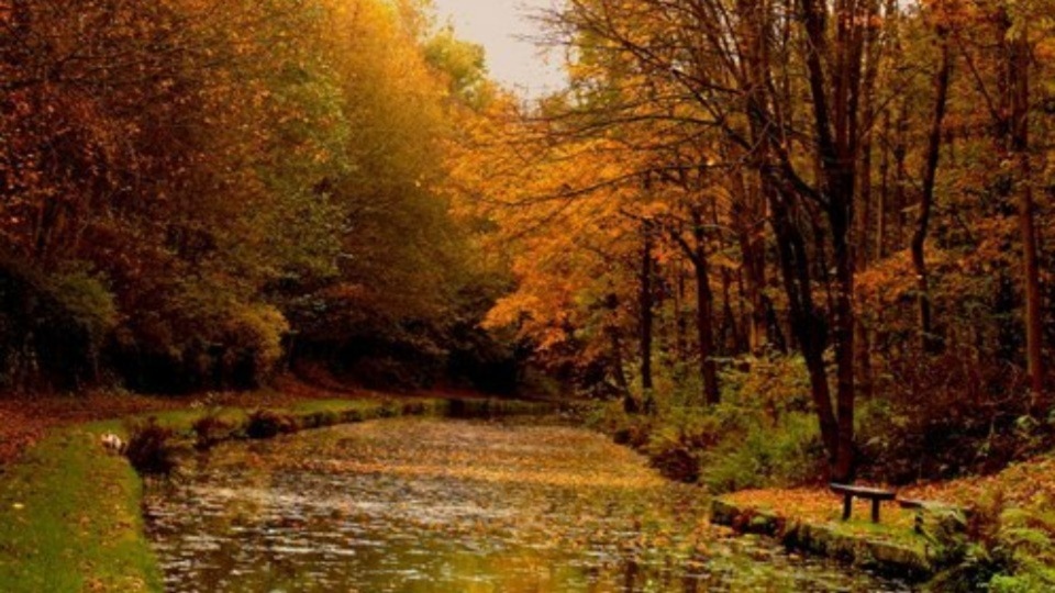 Beautifully pictured is the Huddersfield Narrow Canal at Mossley