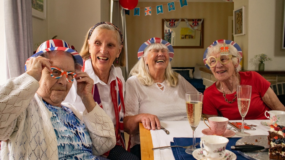 Re-engage is trying to encourage older people in Oldham to return and celebrate the Queen’s Platinum Jubilee year and ‘be treated like royalty.’ 