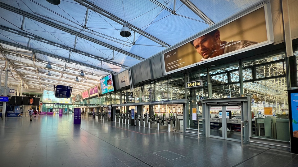 Manchester Piccadilly station will close completely at 7pm tomorrow evening