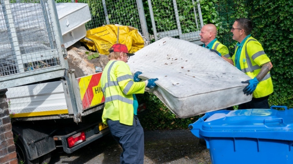 Since Don’t Trash Oldham started, more than 4,000 streets and alleyways have been cleaned and an extra 284 tonnes of waste have been removed