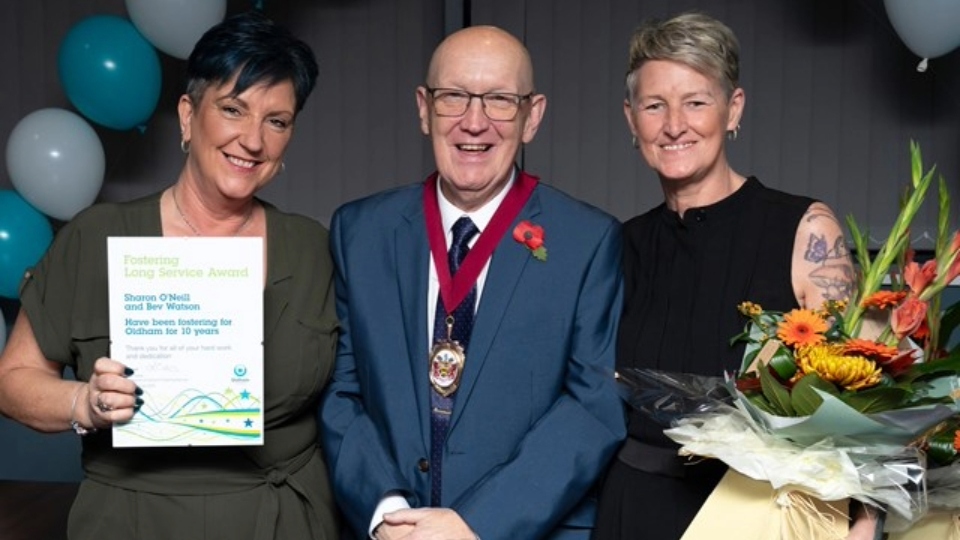 Pictured (left to right) are: Sharon O'Neill-Watson, Deputy Mayor Councillor Eddie Moores and Bev O'Neill-Watson Pictured (left to right) are: Sharon O'Neill-Watson, Deputy Mayor Councillor Eddie Moores and Bev O'Neill-Watson