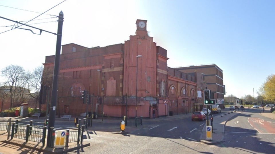 The building on King Street that used to be a theatre, cinema, and later a snooker hall and roller derby venue is proposed to be demolished. Image courtesy of Google Maps