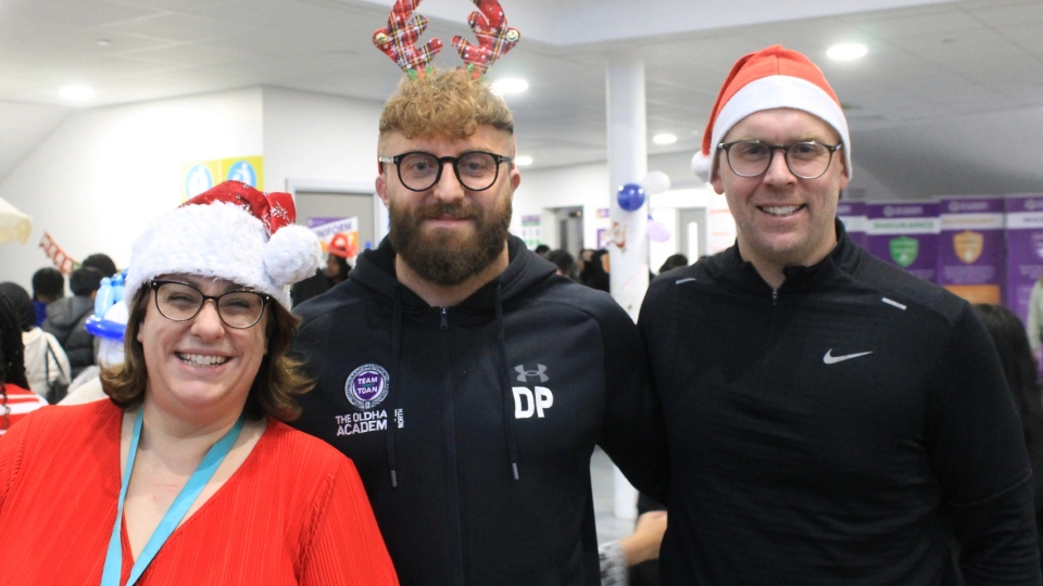 The Oldham Academy North staff and students were thrilled to welcome families and students from local primary schools who joined in the festivities as part of the academy’s efforts to strengthen community ties