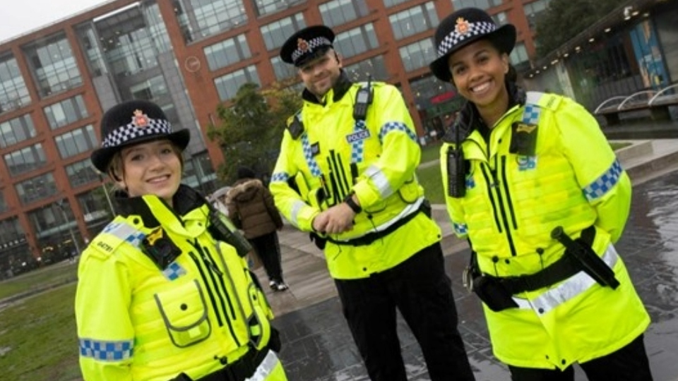 Oldham News | Main News | Shining a light on neighbourhood policing ...