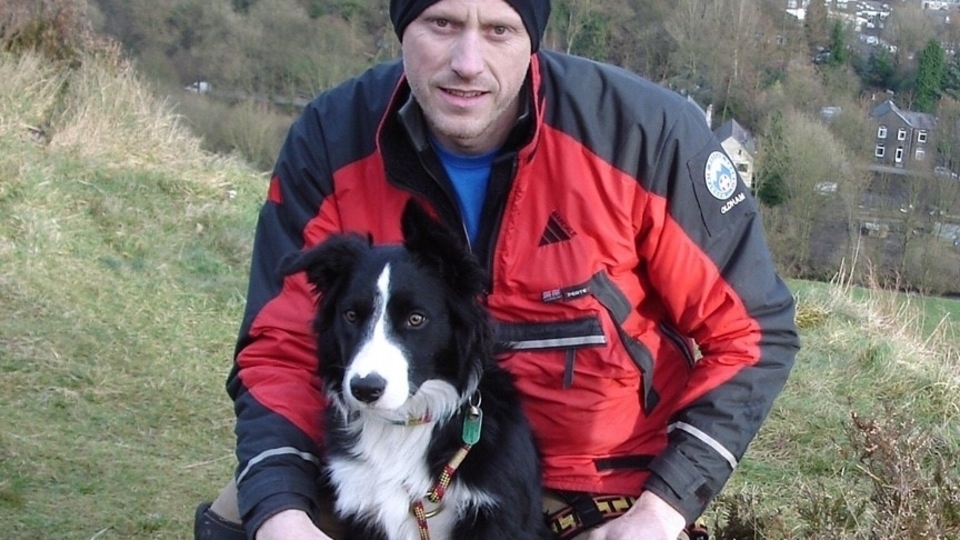 Mick Nield pictured with Bob. Image courtesy of Ken Bennett