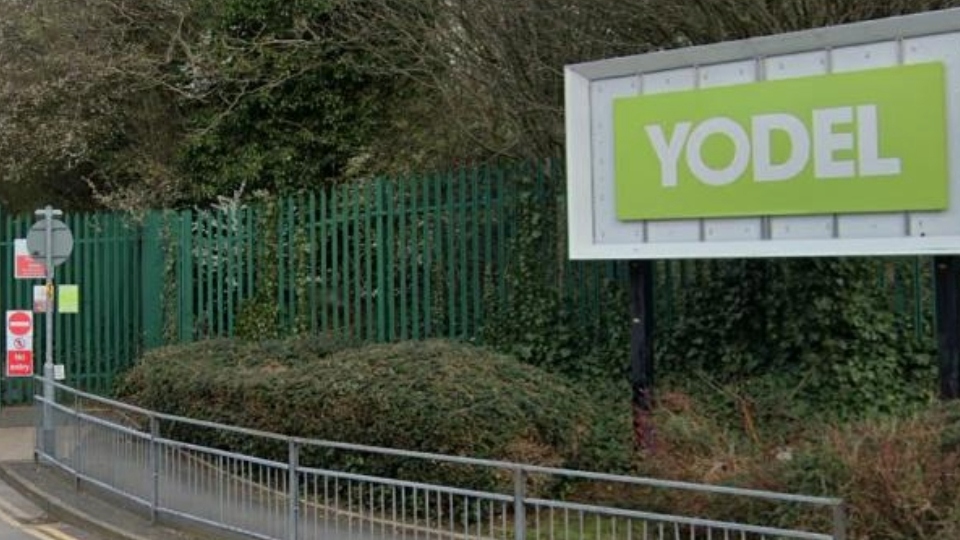 Yodel’s distribution site in Shaw employs 350 people. Image courtesy of Google Maps