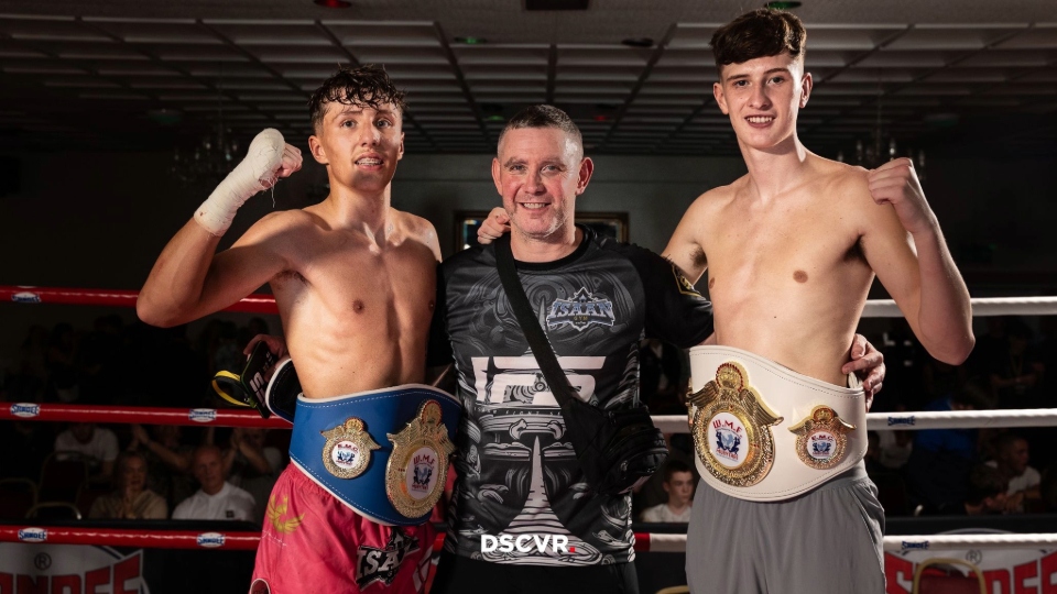 Isaan head coach and show promoter Ste Donnelly is pictured (centre)