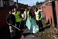 Out and about litter picking with the My Coldhurst community team