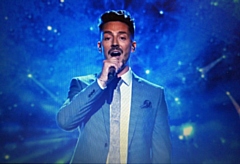 Stuart Beech sings on Michael McIntyre's BBC show on Saturday night