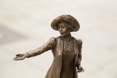 Sculptor Hazel Reeves has created a statue of Emmeline Pankhurst 